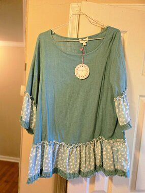 Umgee M linen turquoise NWT top with coordinating accents, new from Market